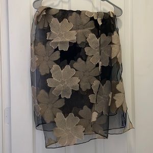 Beautiful flowing shoulder wrap. 34” x 72”